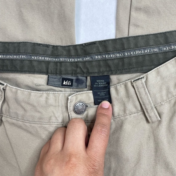 REI Khaki Organic Cotton Utility Cargo Hiking Pants 36x32 - Picture 3 of 4